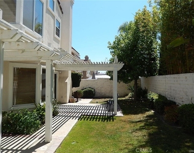 13311 Saratoga Drive - Photo Thumbnail 2