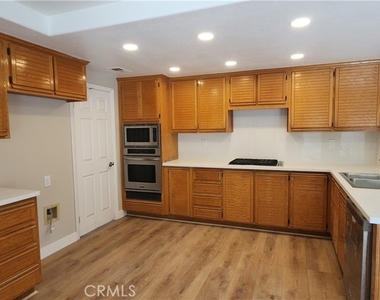 13311 Saratoga Drive - Photo Thumbnail 4