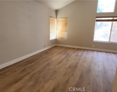 13311 Saratoga Drive - Photo Thumbnail 8