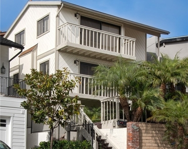405 Heliotrope Avenue - Photo Thumbnail 4