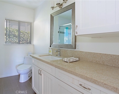 405 Heliotrope Avenue - Photo Thumbnail 3