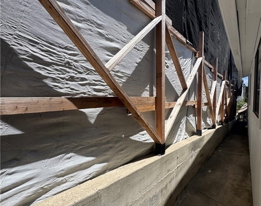 405 Heliotrope Avenue - Photo Thumbnail 6