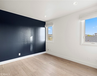 504 Marguerite Avenue - Photo Thumbnail 15