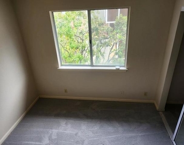 296 San Pedro Avenue - Photo Thumbnail 9