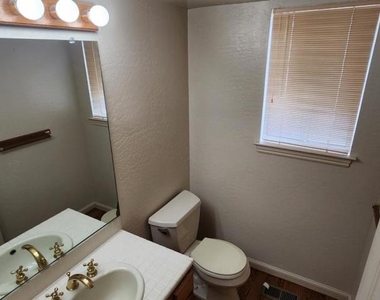 296 San Pedro Avenue - Photo Thumbnail 7