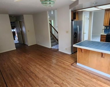 296 San Pedro Avenue - Photo Thumbnail 4