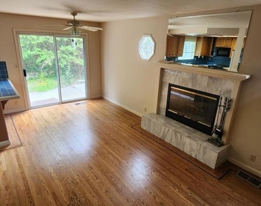 296 San Pedro Avenue - Photo Thumbnail 5