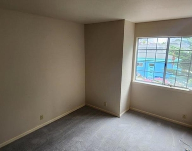 296 San Pedro Avenue - Photo Thumbnail 16
