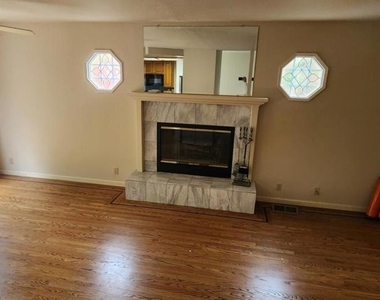 296 San Pedro Avenue - Photo Thumbnail 6