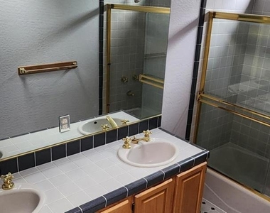 296 San Pedro Avenue - Photo Thumbnail 12