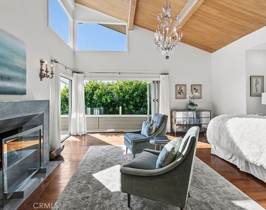 1010 Emerald Bay - Photo Thumbnail 26