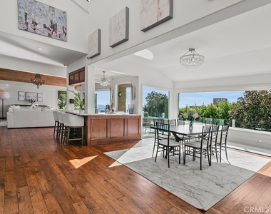 1010 Emerald Bay - Photo Thumbnail 10
