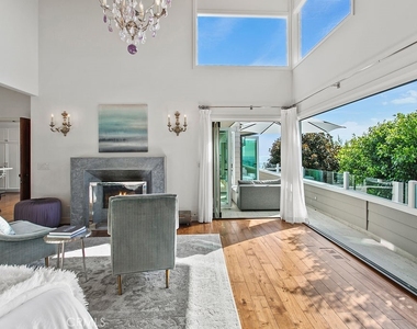 1010 Emerald Bay - Photo Thumbnail 28