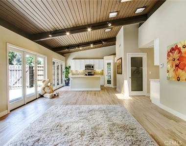 10446 Alta Loma - Photo Thumbnail 1