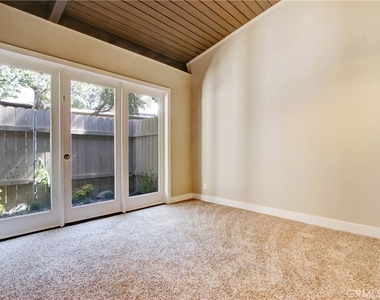 10446 Alta Loma - Photo Thumbnail 5