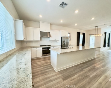 1868 S Westside Drive - Photo Thumbnail 7