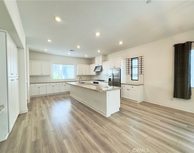 1868 S Westside Drive - Photo Thumbnail 5