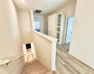 1868 S Westside Drive - Photo Thumbnail 18