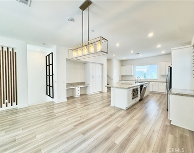 1868 S Westside Drive - Photo Thumbnail 4