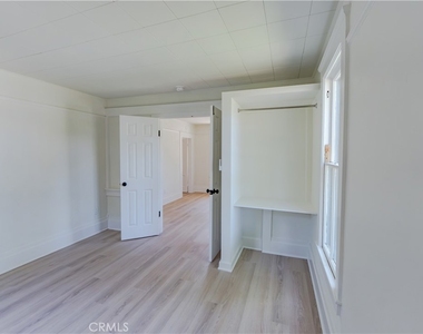 210 Encinitas Ave - Photo Thumbnail 3