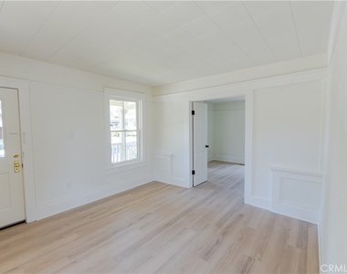 210 Encinitas Ave - Photo Thumbnail 5