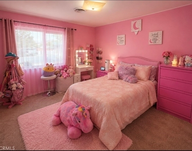 1212 Turquoise Street - Photo Thumbnail 14