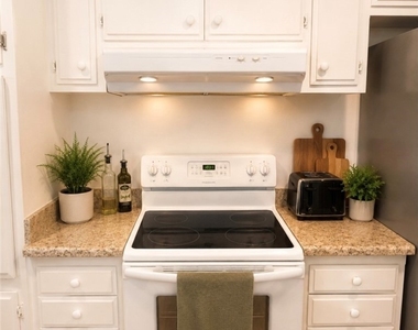 1212 Turquoise Street - Photo Thumbnail 8