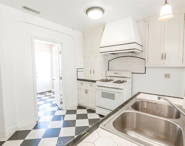 1188 Witt St - Photo Thumbnail 8