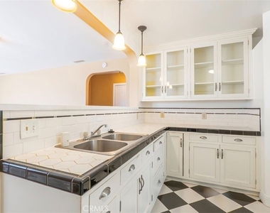 1188 Witt St - Photo Thumbnail 10