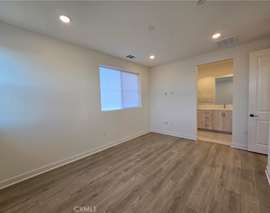 4222 Marigold - Photo Thumbnail 12