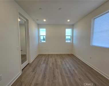 4222 Marigold - Photo Thumbnail 11