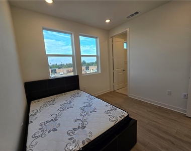 4222 Marigold - Photo Thumbnail 16
