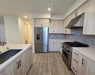 4222 Marigold - Photo Thumbnail 3