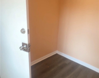 356 Gless Street - Photo Thumbnail 11