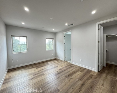 9042 Rancho Real Road - Photo Thumbnail 12