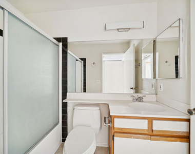 1519 N Martel Avenue - Photo Thumbnail 9