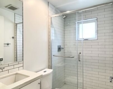 5230 Satsuma Avenue - Photo Thumbnail 18