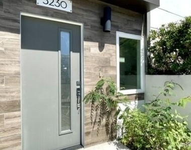 5230 Satsuma Avenue - Photo Thumbnail 1