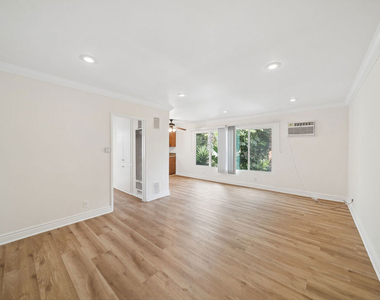 1215 N Hayworth Avenue - Photo Thumbnail 1