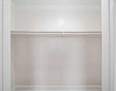 1215 N Hayworth Avenue - Photo Thumbnail 13