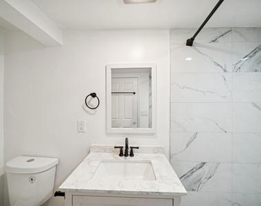 1267 Vin Scully Avenue - Photo Thumbnail 8