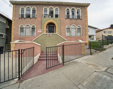 1267 Vin Scully Avenue - Photo Thumbnail 10