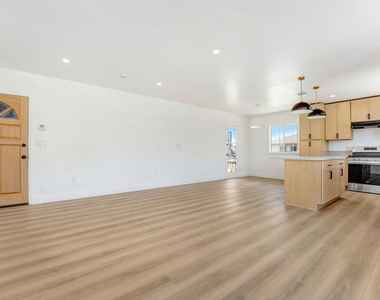 1435 S Hayworth Avenue - Photo Thumbnail 1