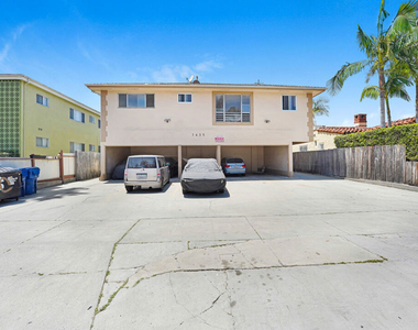 1435 S Hayworth Avenue - Photo Thumbnail 10