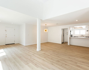1738 S Bentley Avenue - Photo Thumbnail 6