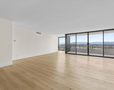 4265 Marina City Drive - Photo Thumbnail 8