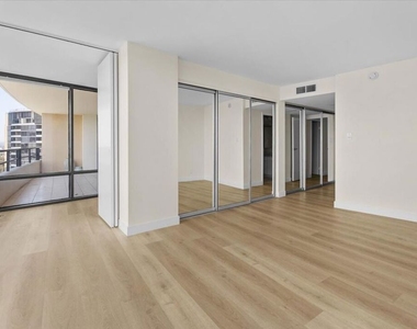 4265 Marina City Drive - Photo Thumbnail 15