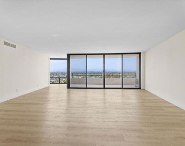 4265 Marina City Drive - Photo Thumbnail 9