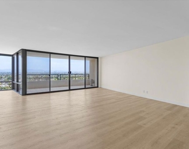 4265 Marina City Drive - Photo Thumbnail 6