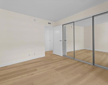 4265 Marina City Drive - Photo Thumbnail 19